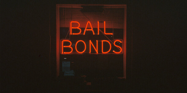 Neon sign advertising bail bonds